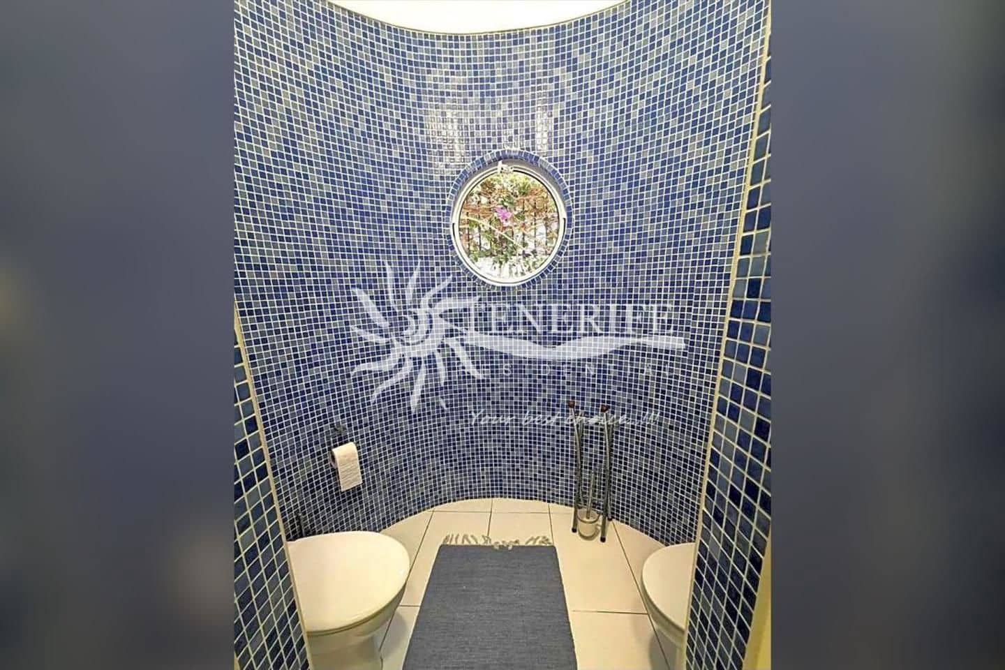 5 bedroom Villa for sale in Torviscas with pool garage - € 1,500,000 (Ref: 9459428)