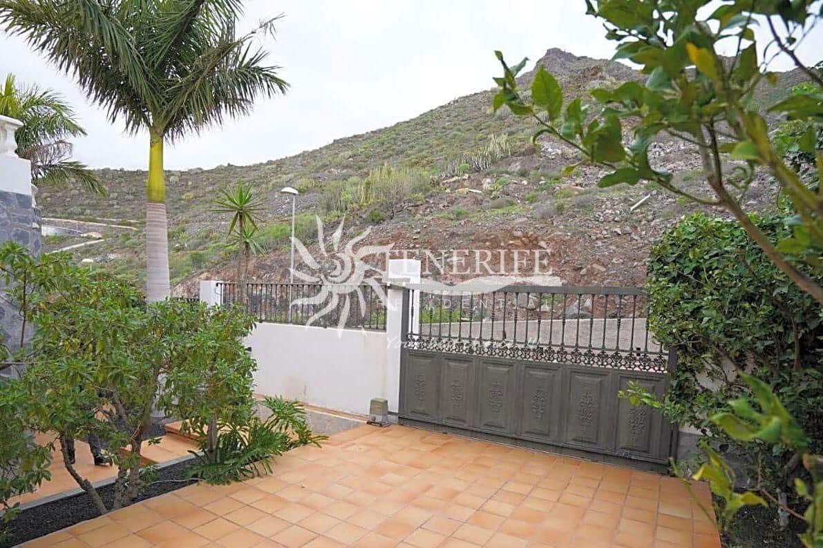 5 bedroom Villa for sale in Torviscas with pool garage - € 1,500,000 (Ref: 9459428)