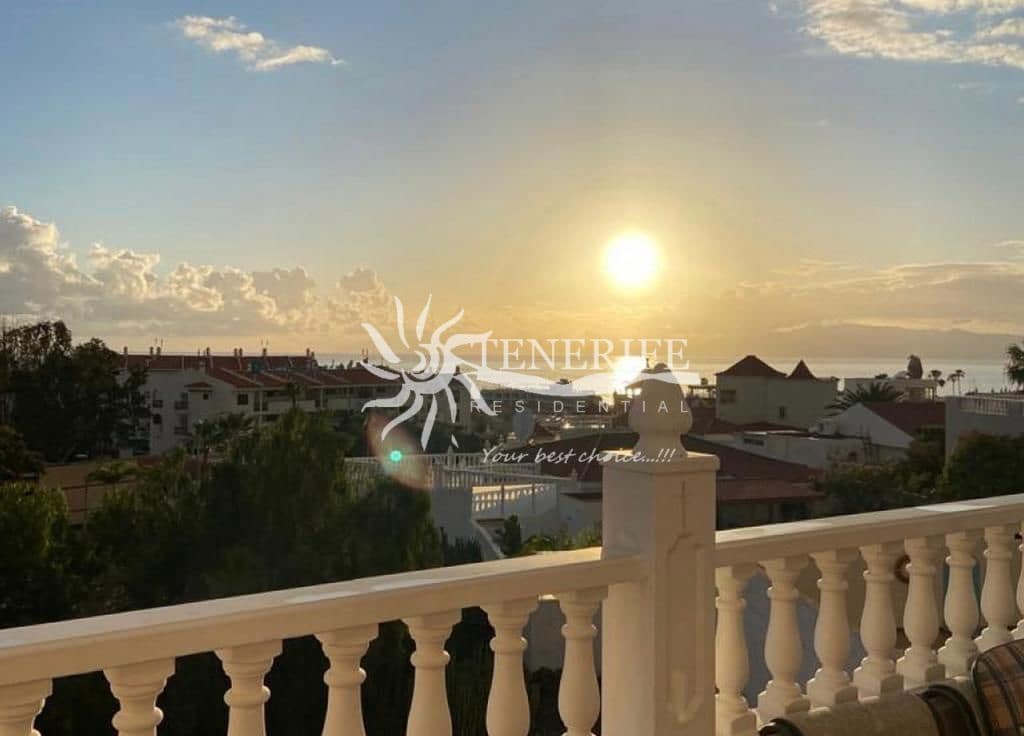 4 sovrum Villa till salu i Callao Salvaje med pool - 890 000 € (Ref: 9459432)