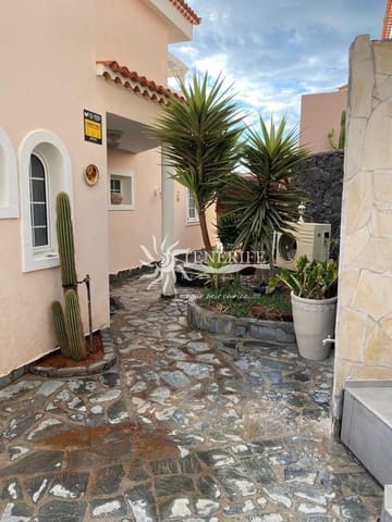 4 sovrum Villa till salu i Callao Salvaje, Adeje med pool - 890 000 € (Ref: 9459432)