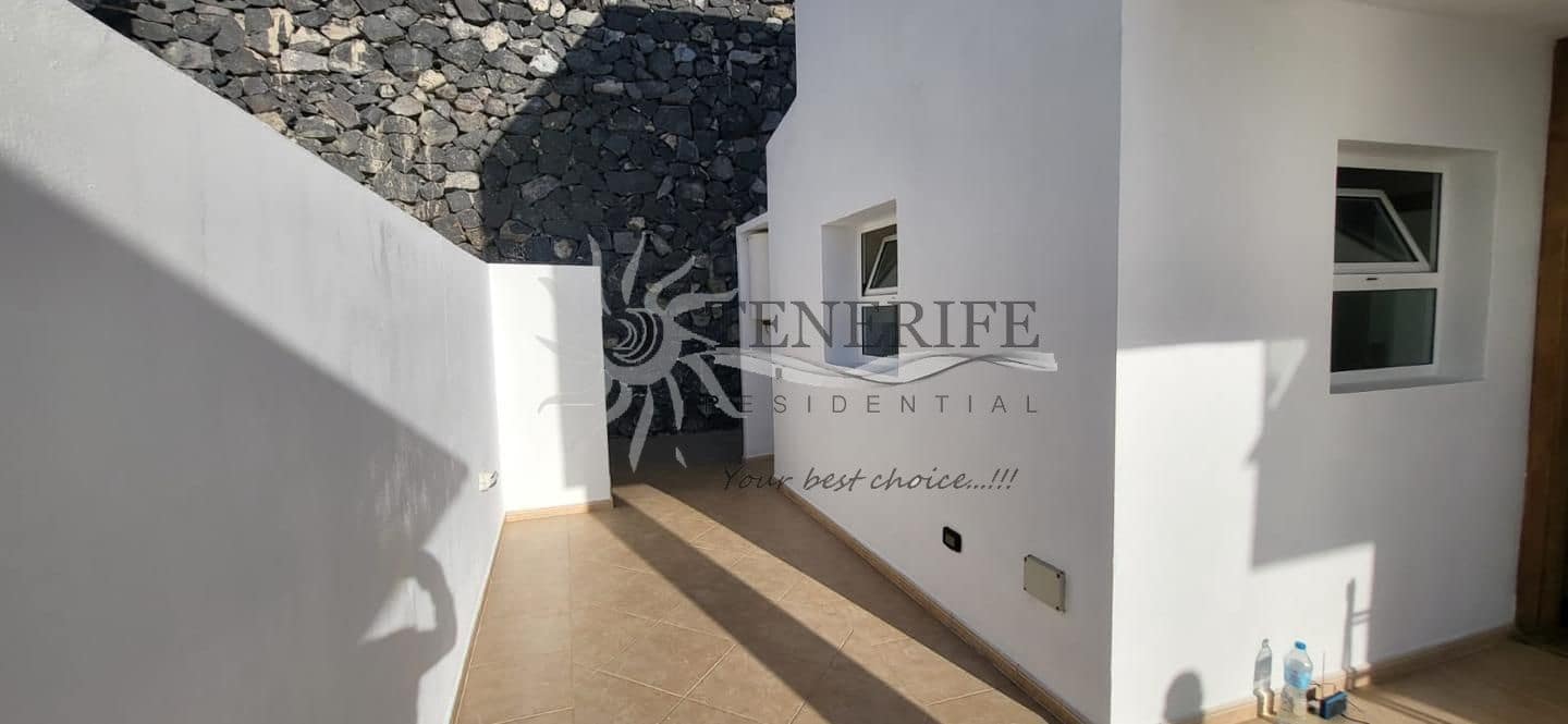 Pareado de 3 habitaciones en Adeje en venta con piscina garaje - 850.000 € (Ref: 9459436)