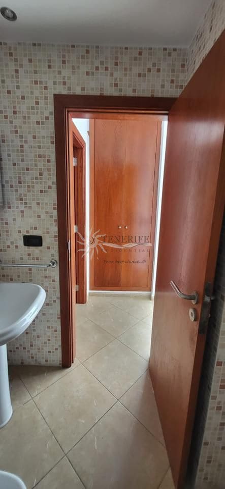 Pareado de 3 habitaciones en Adeje en venta con piscina garaje - 850.000 € (Ref: 9459436)