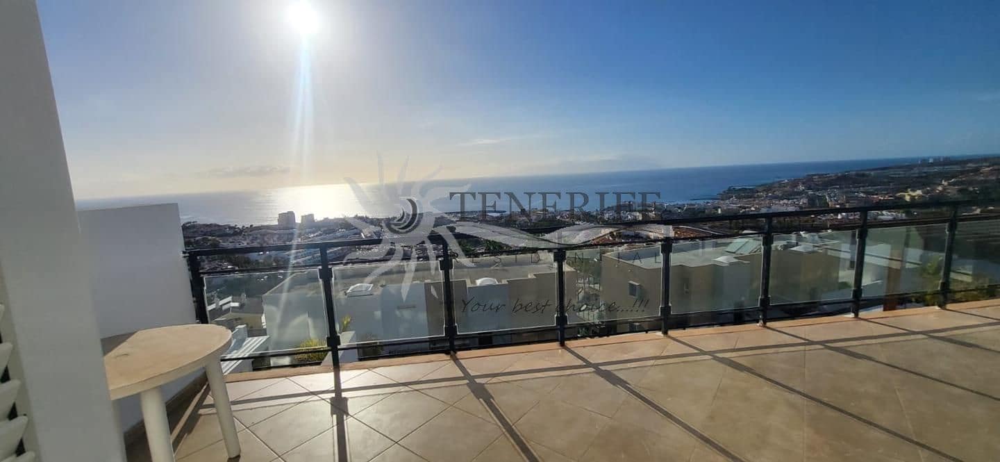 Pareado de 3 habitaciones en Adeje en venta con piscina garaje - 850.000 € (Ref: 9459436)