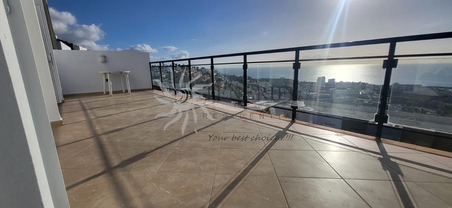 Pareado de 3 habitaciones en Adeje en venta con piscina garaje - 850.000 € (Ref: 9459436)