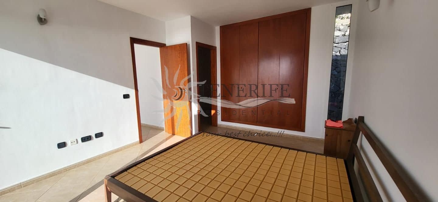 Pareado de 3 habitaciones en Adeje en venta con piscina garaje - 850.000 € (Ref: 9459436)
