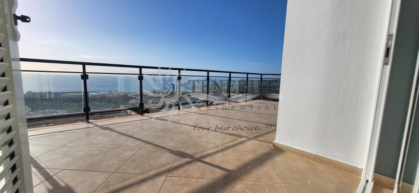 Pareado de 3 habitaciones en Adeje en venta con piscina garaje - 850.000 € (Ref: 9459436)