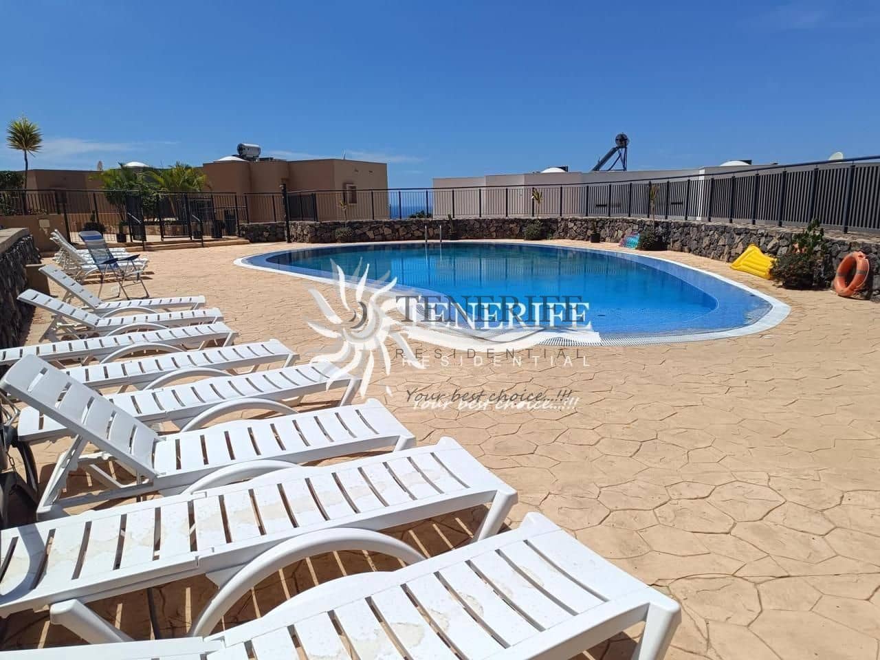 Pareado de 3 habitaciones en Adeje en venta con piscina garaje - 850.000 € (Ref: 9459436)