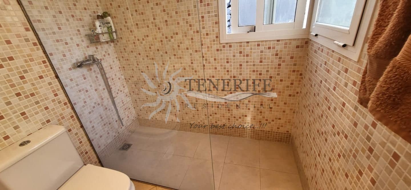 Pareado de 3 habitaciones en Adeje en venta con piscina garaje - 850.000 € (Ref: 9459436)