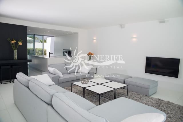 4 makuuhuone Paritalo myytävänä paikassa Costa del Silencio, Arona mukana uima-altaan - 985 000 € (Ref: 9459438)