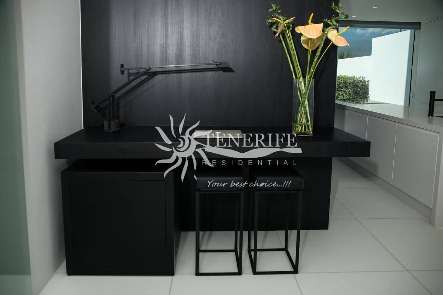 4 makuuhuone Paritalo myytävänä paikassa Arona mukana uima-altaan - 985 000 € (Ref: 9459438)