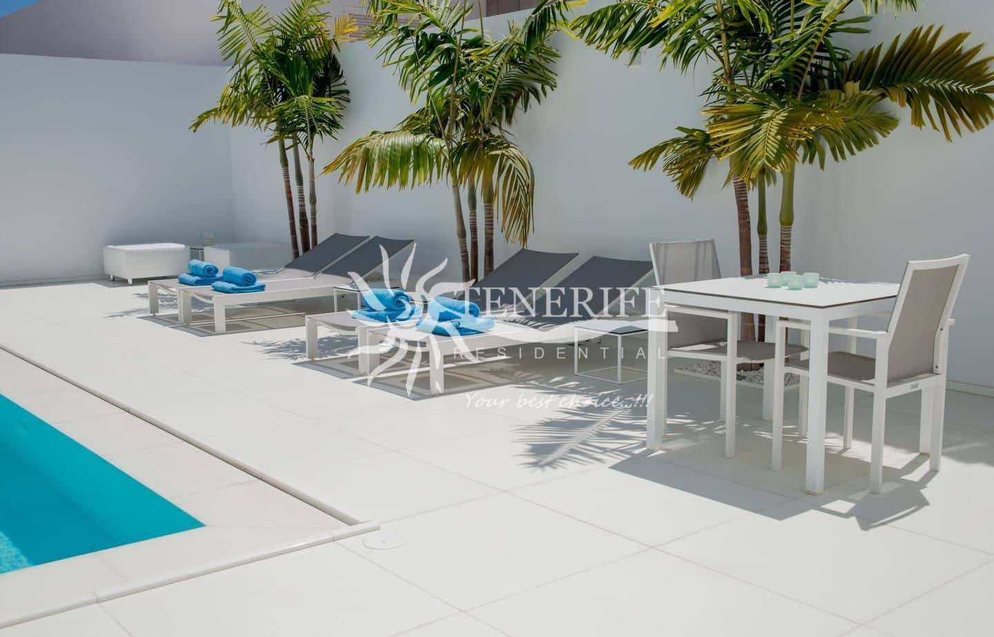 4 makuuhuone Paritalo myytävänä paikassa Arona mukana uima-altaan - 985 000 € (Ref: 9459438)