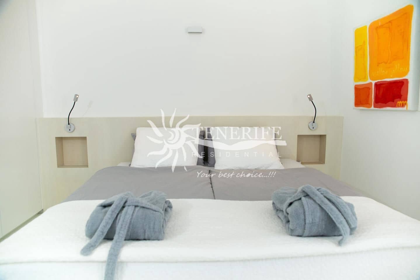 4 makuuhuone Paritalo myytävänä paikassa Arona mukana uima-altaan - 985 000 € (Ref: 9459438)