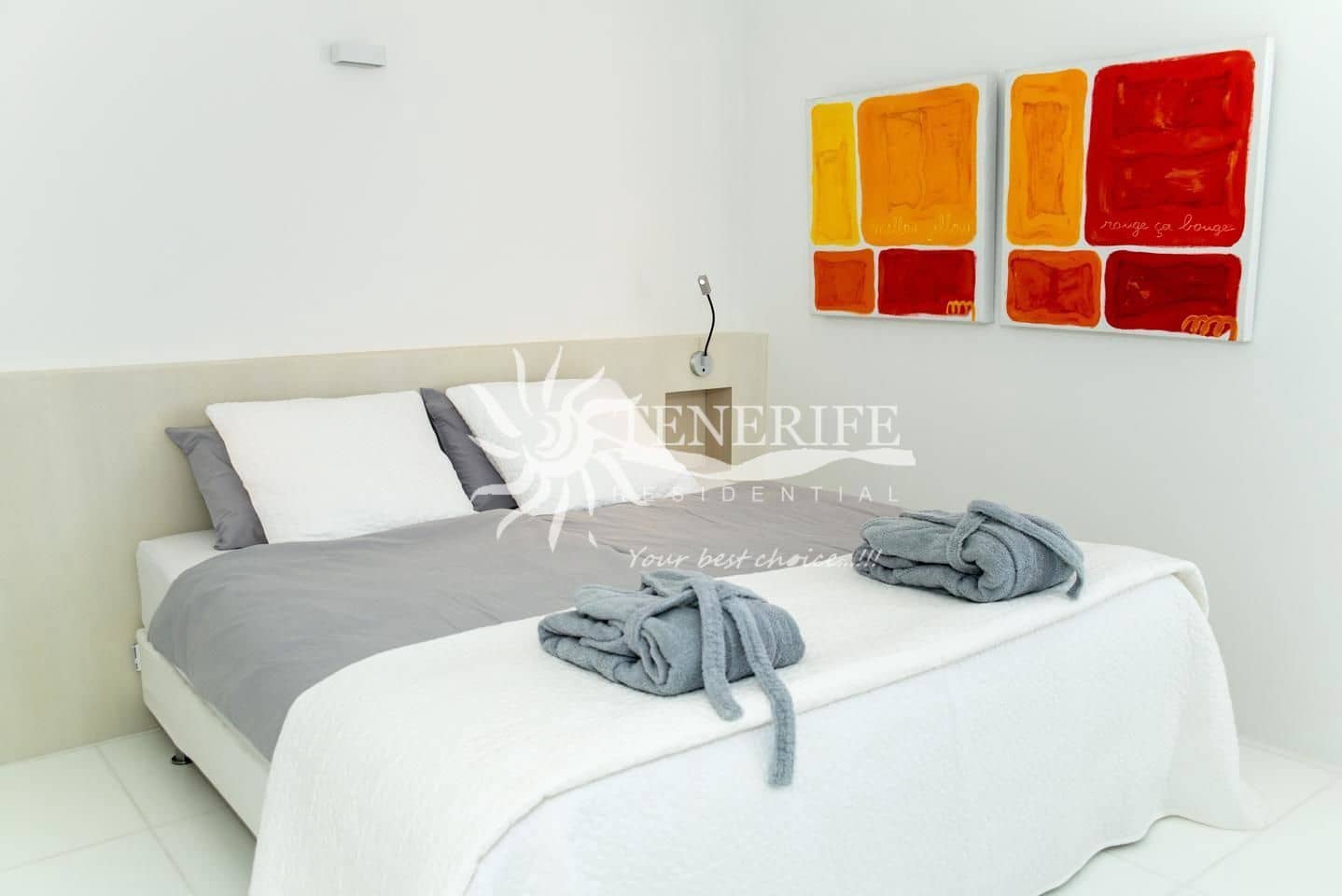 4 makuuhuone Paritalo myytävänä paikassa Arona mukana uima-altaan - 985 000 € (Ref: 9459438)