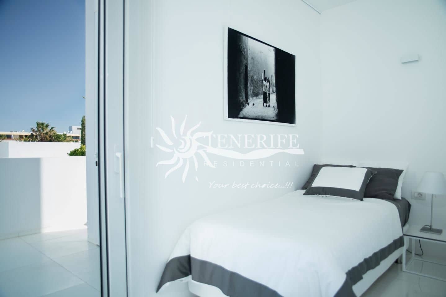 4 makuuhuone Paritalo myytävänä paikassa Arona mukana uima-altaan - 985 000 € (Ref: 9459438)