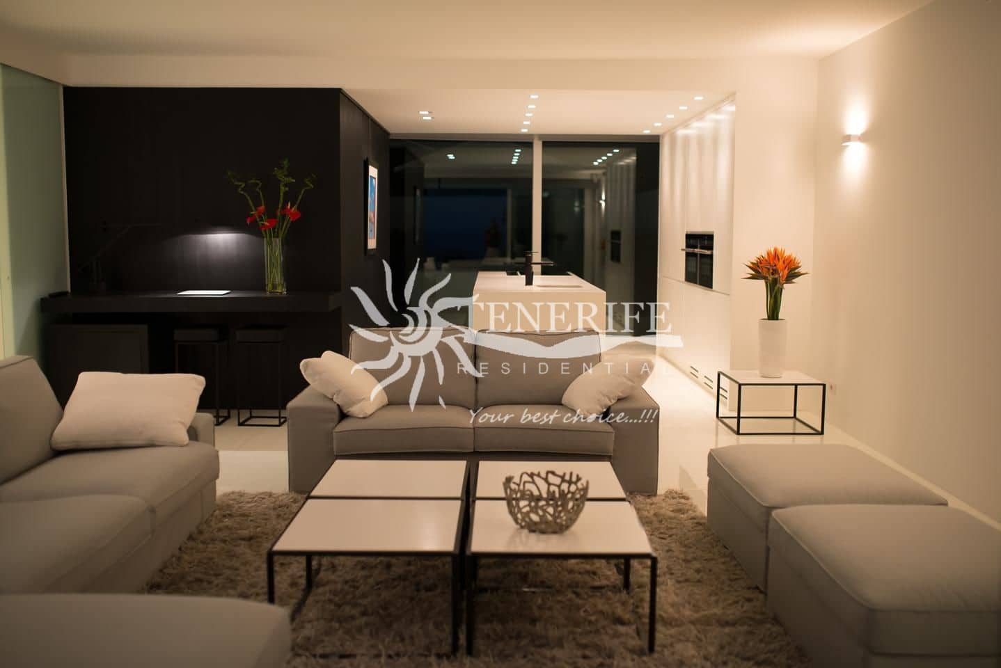 4 makuuhuone Paritalo myytävänä paikassa Arona mukana uima-altaan - 985 000 € (Ref: 9459438)