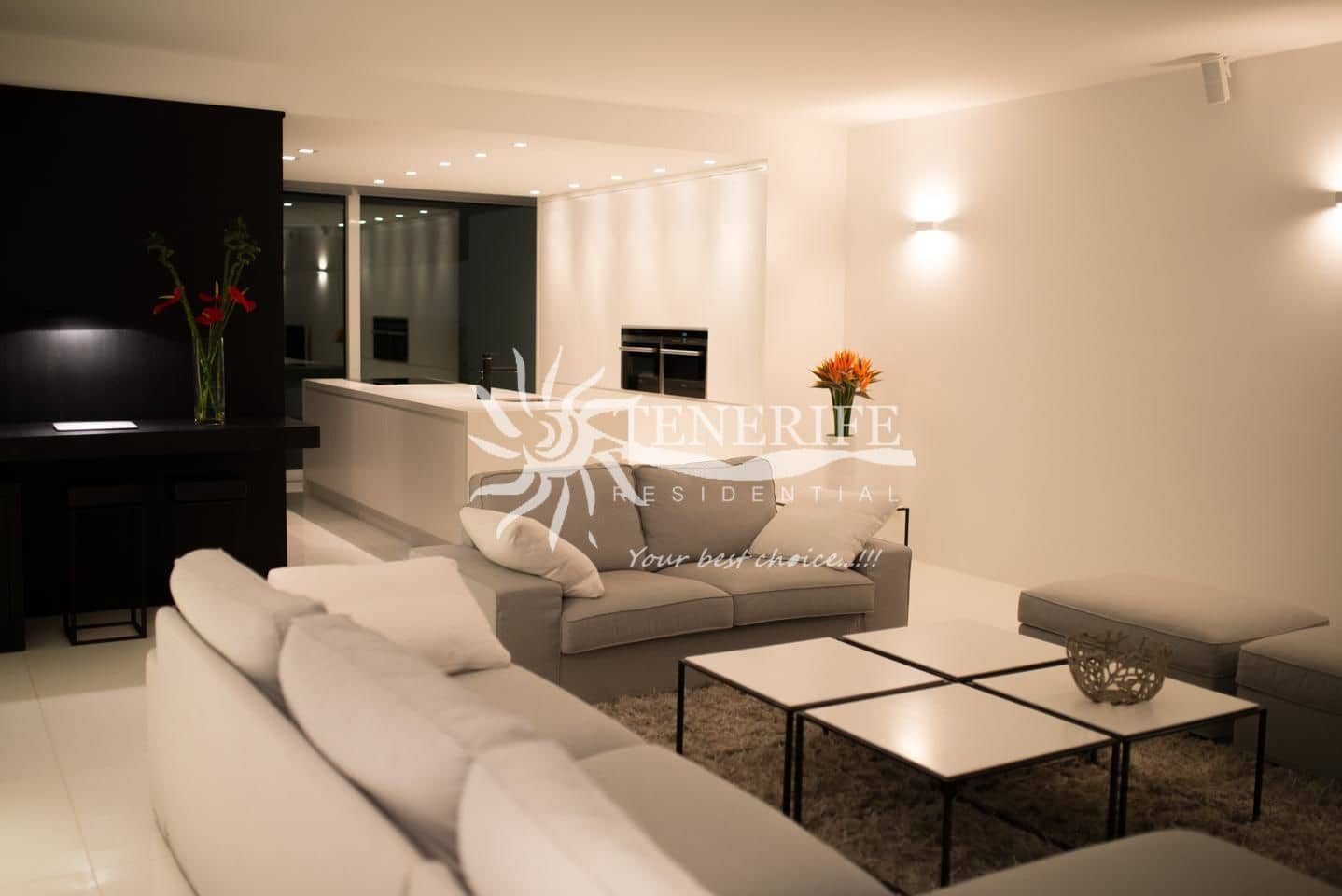 4 makuuhuone Paritalo myytävänä paikassa Arona mukana uima-altaan - 985 000 € (Ref: 9459438)