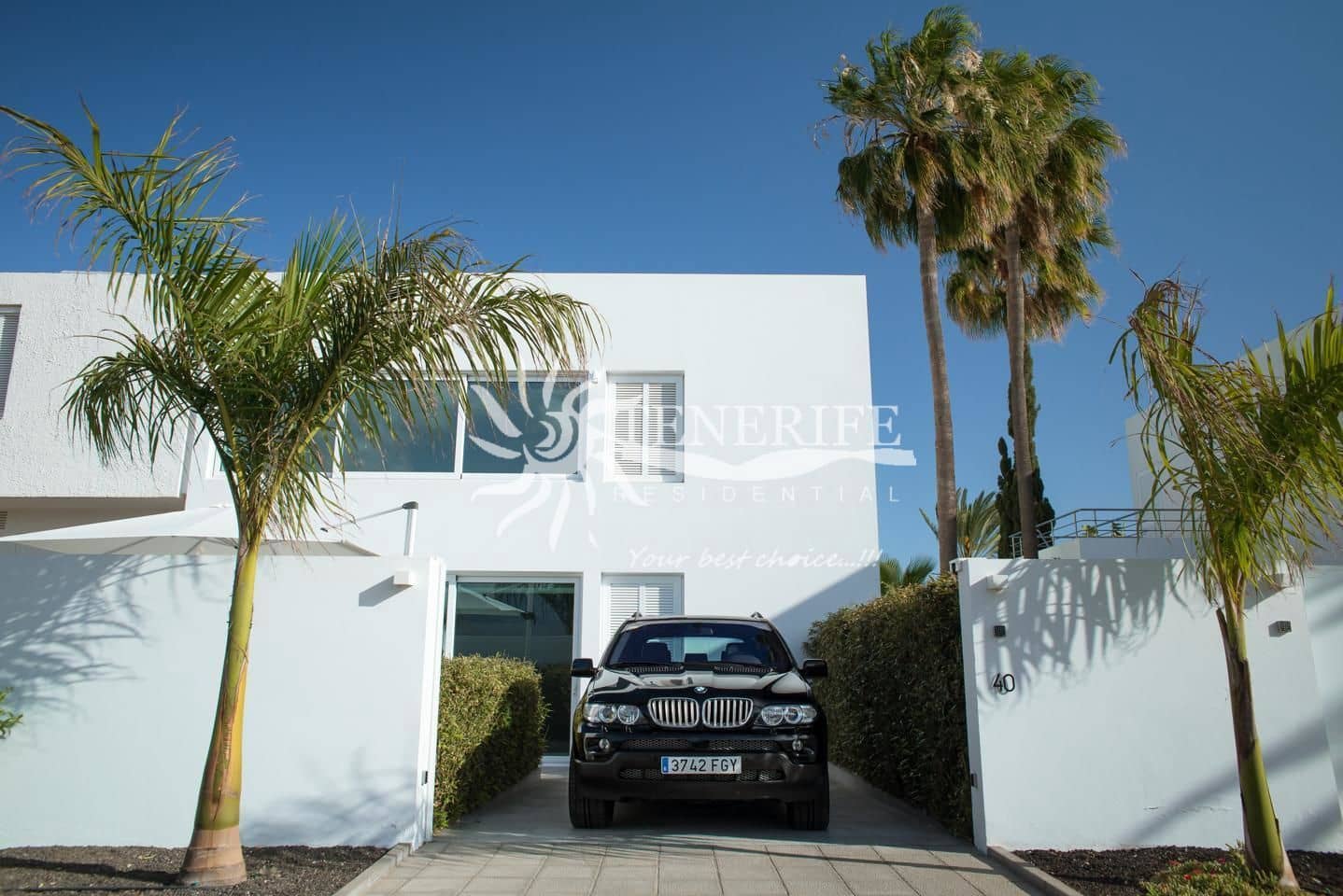 4 makuuhuone Paritalo myytävänä paikassa Arona mukana uima-altaan - 985 000 € (Ref: 9459438)