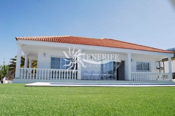 3 sypialnia Willa na sprzedaż w Guía de Isora z basenem garażem - 1 100 000 € (Ref: 9459440)