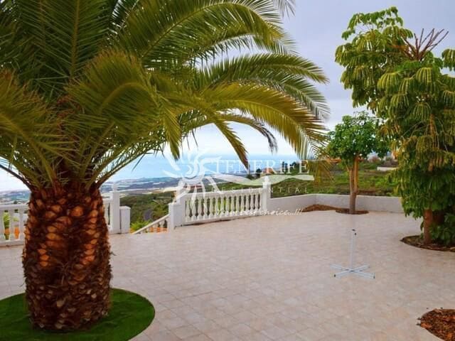 3 bedroom Villa for sale in Guia de Isora with pool garage - € 1,100,000 (Ref: 9459440)