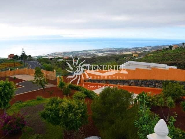 3 bedroom Villa for sale in Guia de Isora with pool garage - € 1,100,000 (Ref: 9459440)