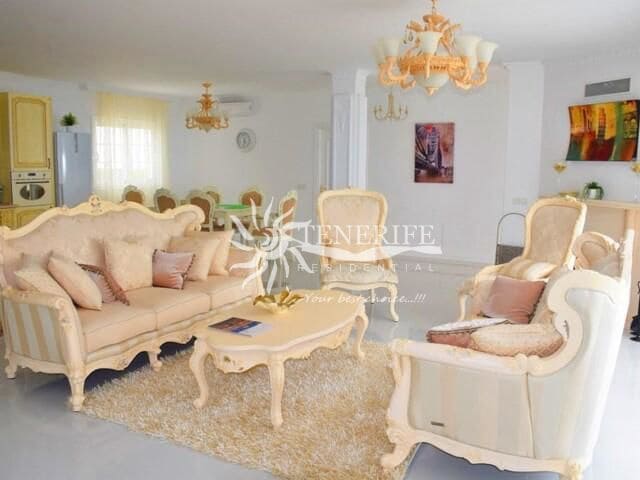 3 sypialnia Willa na sprzedaż w Guía de Isora z basenem garażem - 1 100 000 € (Ref: 9459440)