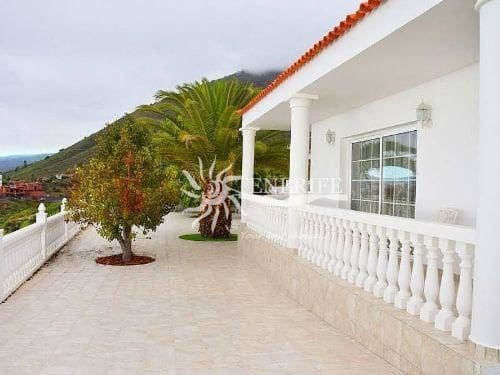 3 bedroom Villa for sale in Guia de Isora with pool garage - € 1,100,000 (Ref: 9459440)