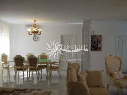 3 bedroom Villa for sale in Guia de Isora with pool garage - € 1,100,000 (Ref: 9459440)