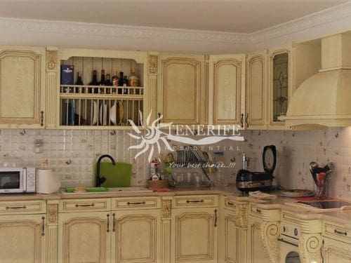 3 bedroom Villa for sale in Guia de Isora with pool garage - € 1,100,000 (Ref: 9459440)