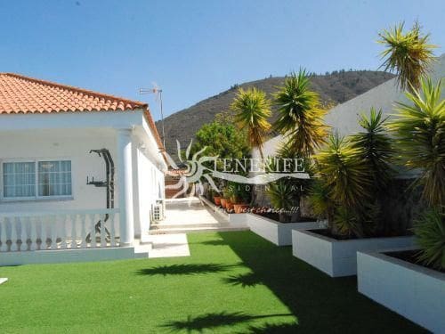 3 bedroom Villa for sale in Guia de Isora with pool garage - € 1,100,000 (Ref: 9459440)