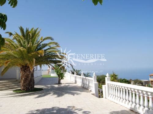 3 bedroom Villa for sale in Guia de Isora with pool garage - € 1,100,000 (Ref: 9459440)