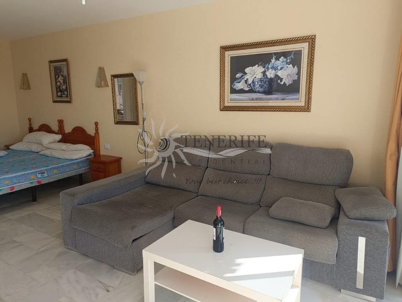 Studio for sale in Adeje with pool - € 189,000 (Ref: 9459441)