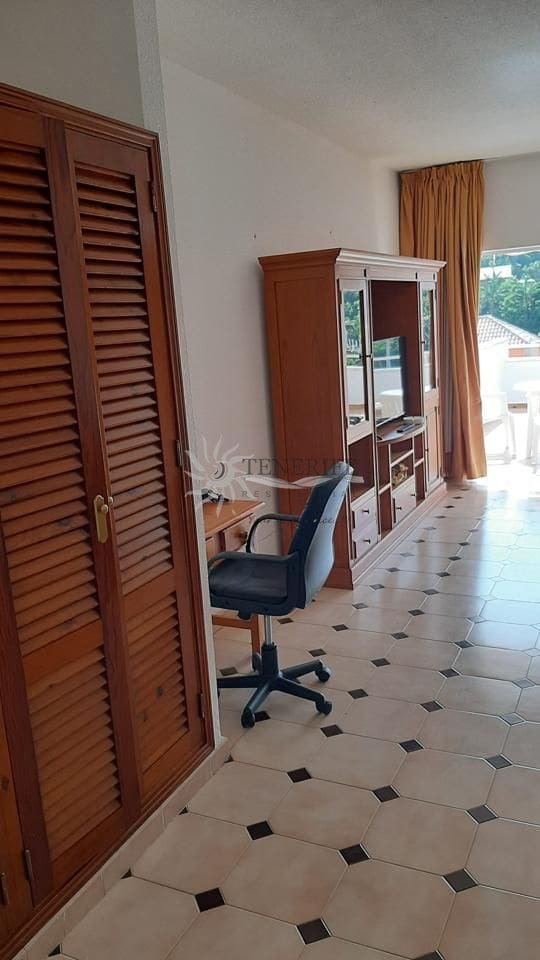 Studio for sale in Adeje with pool - € 189,000 (Ref: 9459441)