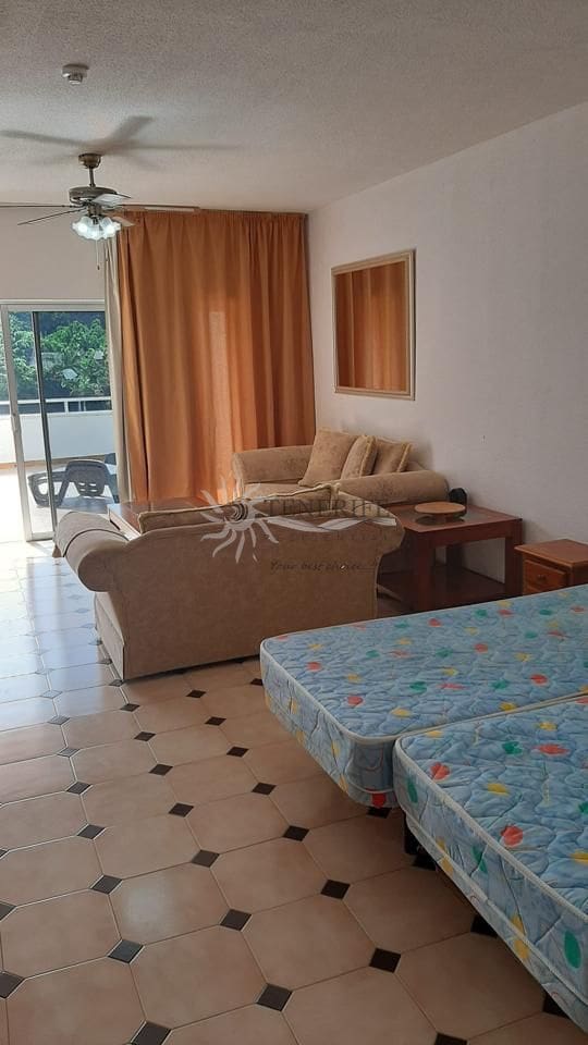 Studio for sale in Adeje with pool - € 189,000 (Ref: 9459441)