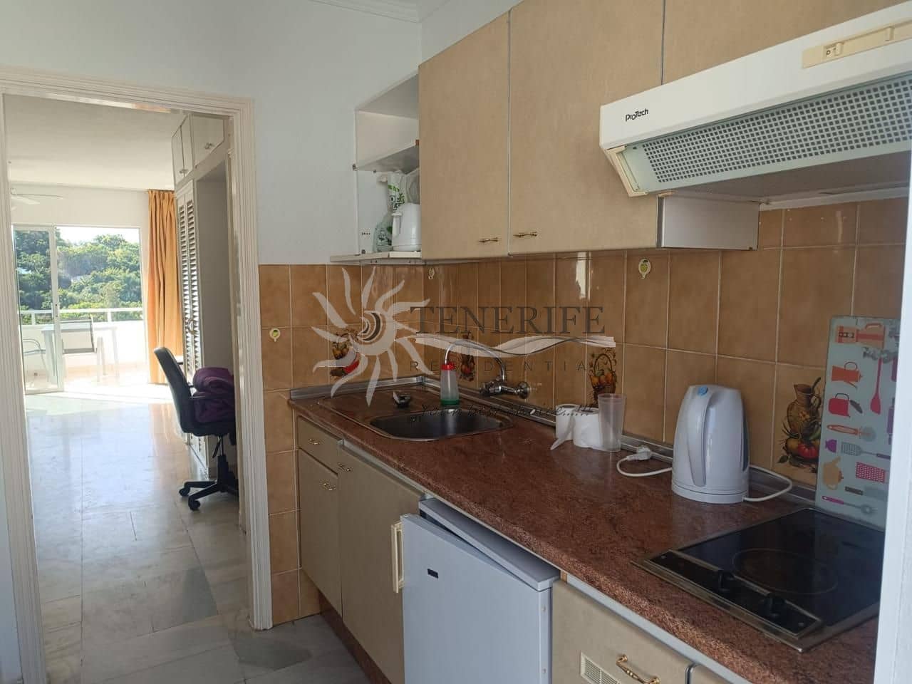 Studio for sale in Adeje with pool - € 189,000 (Ref: 9459441)