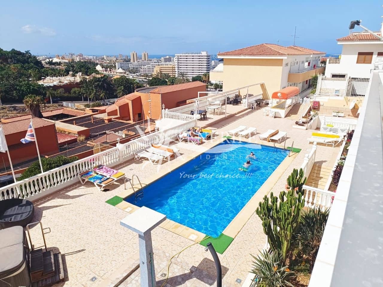 Studio for sale in Adeje with pool - € 189,000 (Ref: 9459441)