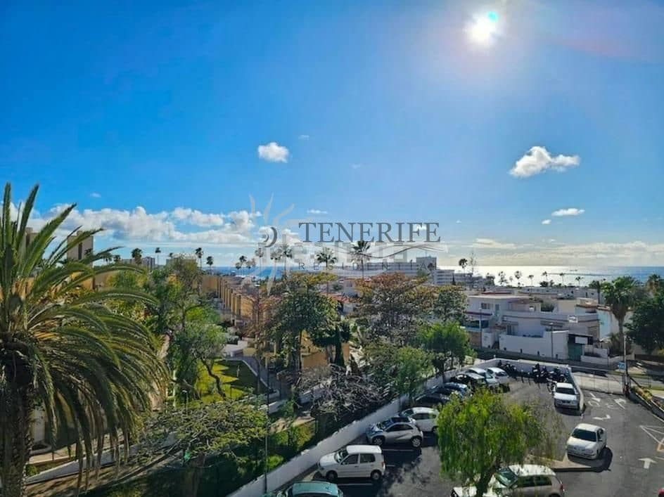 1 bedroom Flat for sale in Costa Adeje with garage - € 275,000 (Ref: 9733856)