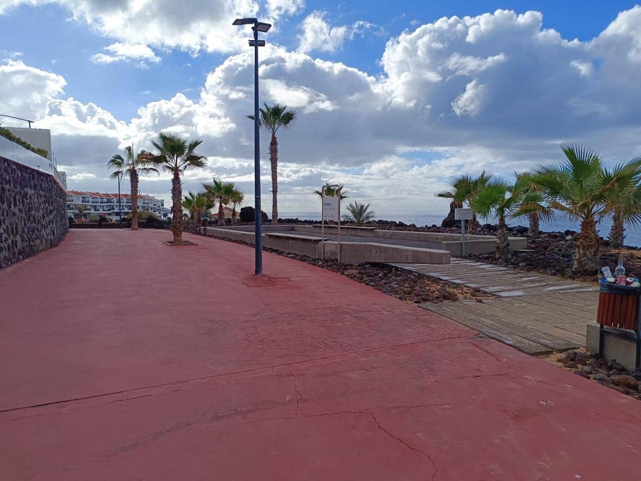 2 bedroom Flat for sale in Playa San Juan with garage - € 325,000 (Ref: 9733858)