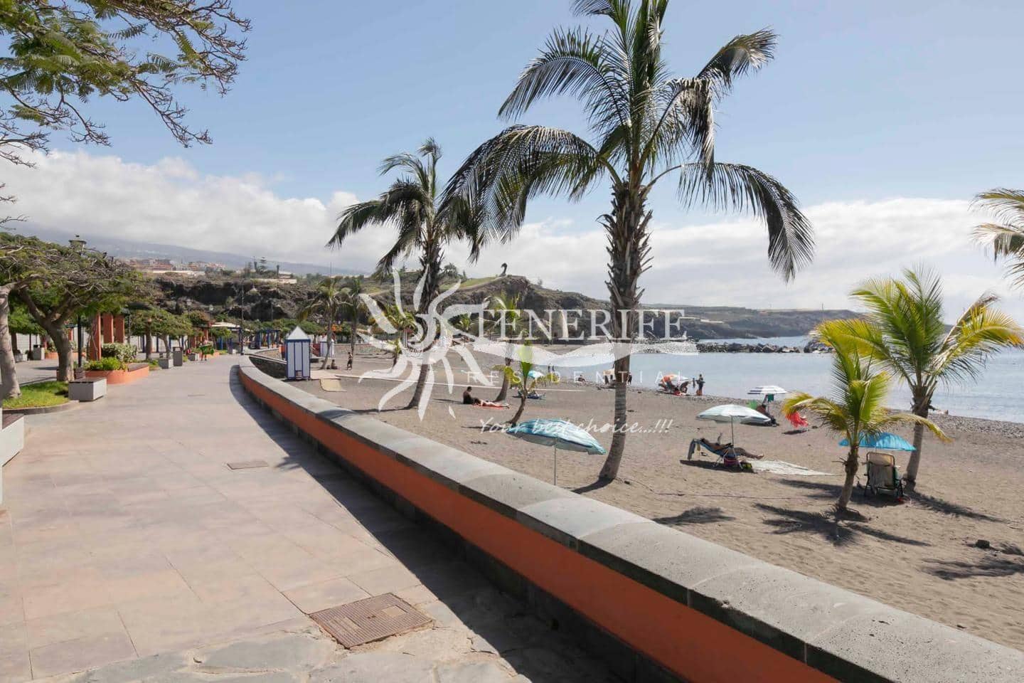 2 bedroom Flat for sale in Playa San Juan with garage - € 325,000 (Ref: 9733858)