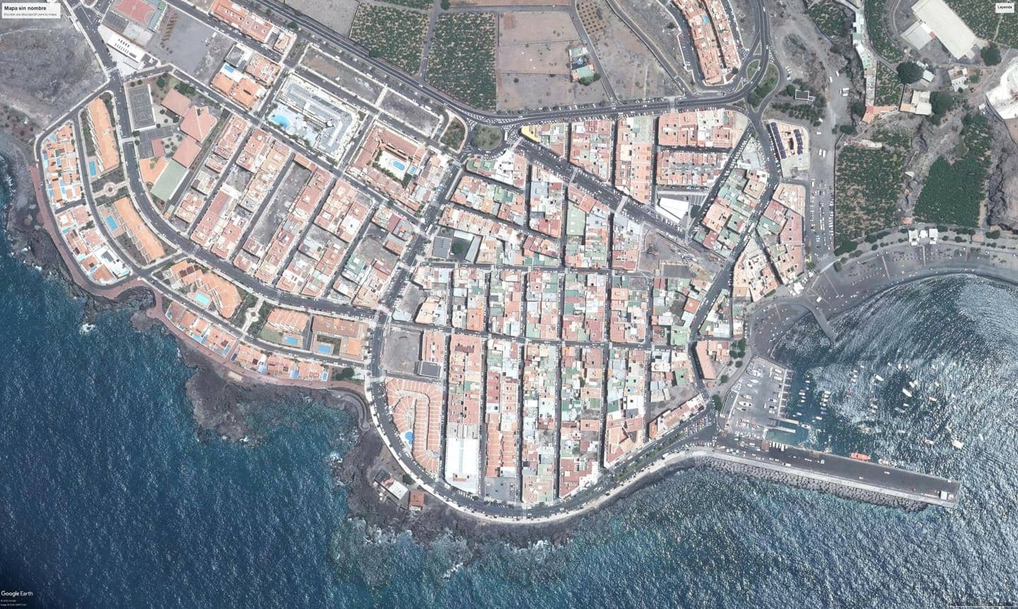 2 bedroom Flat for sale in Playa San Juan with garage - € 325,000 (Ref: 9733858)