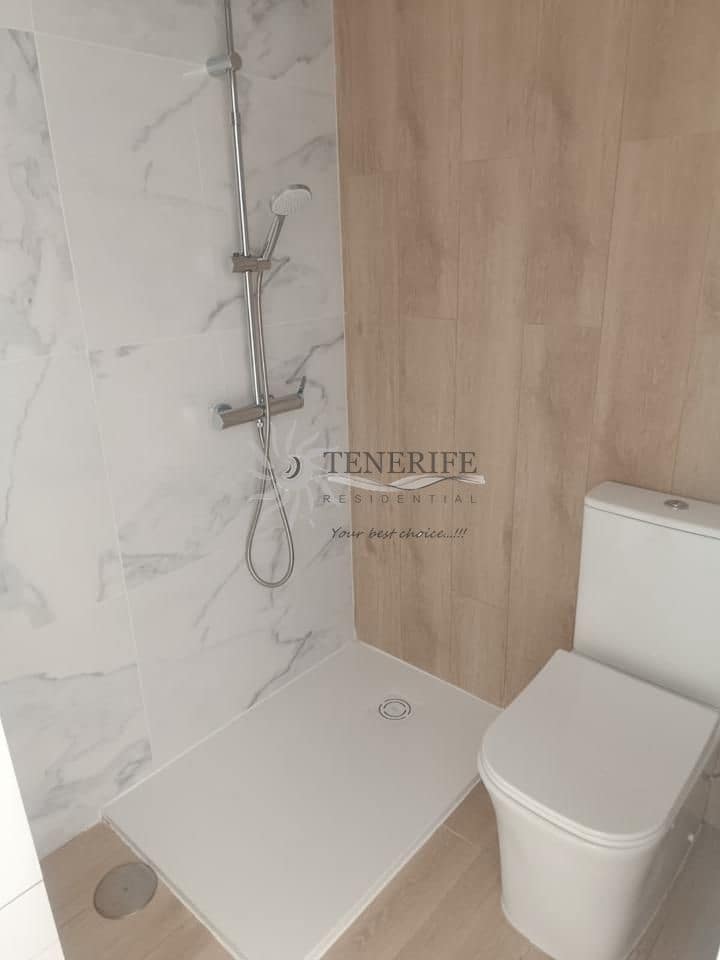 2 bedroom Flat for sale in Playa San Juan with garage - € 325,000 (Ref: 9733858)