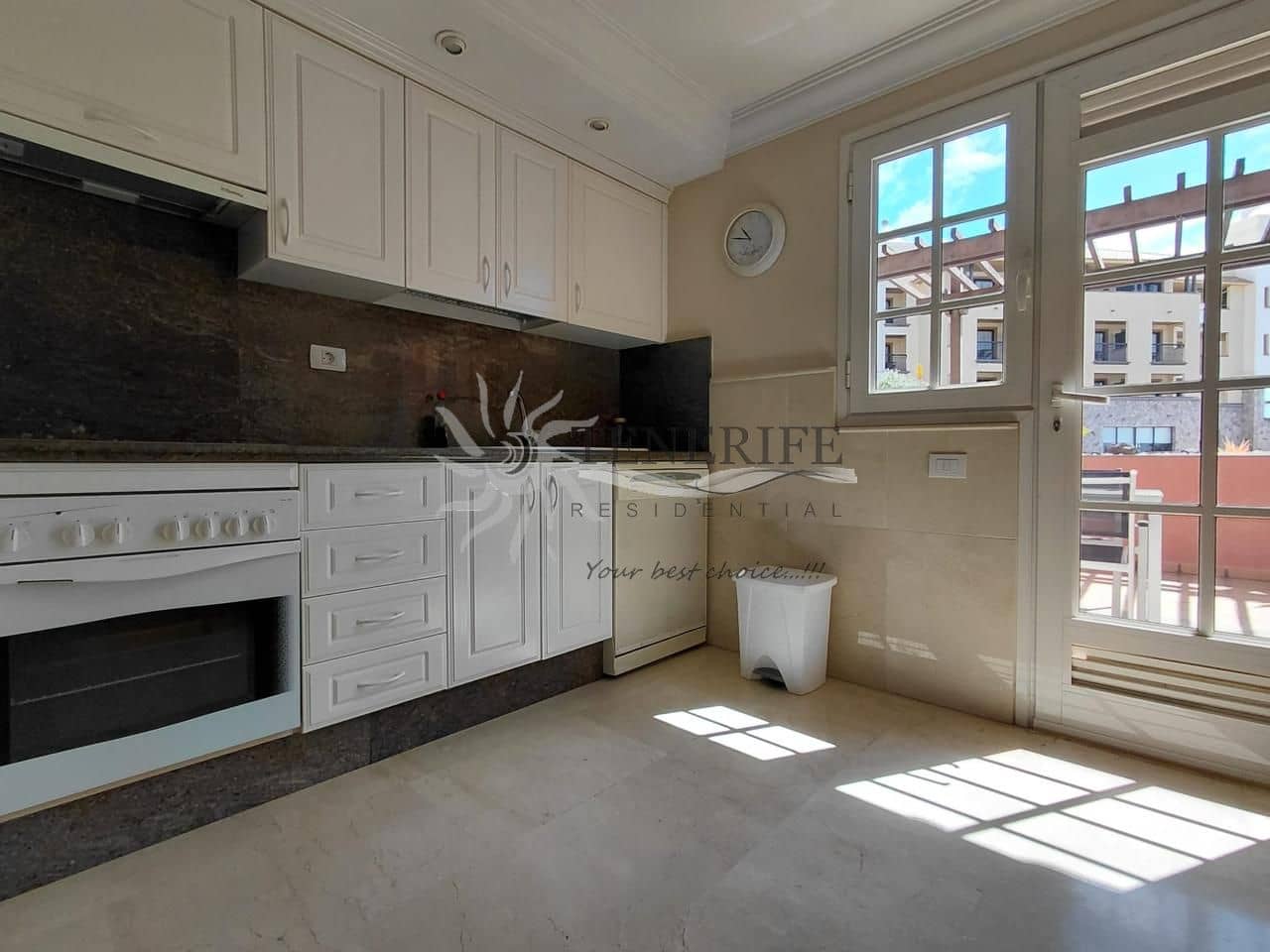 2 soverom Leilighet til salgs i Costa Adeje med garasje - € 750 000 (Ref: 9758184)