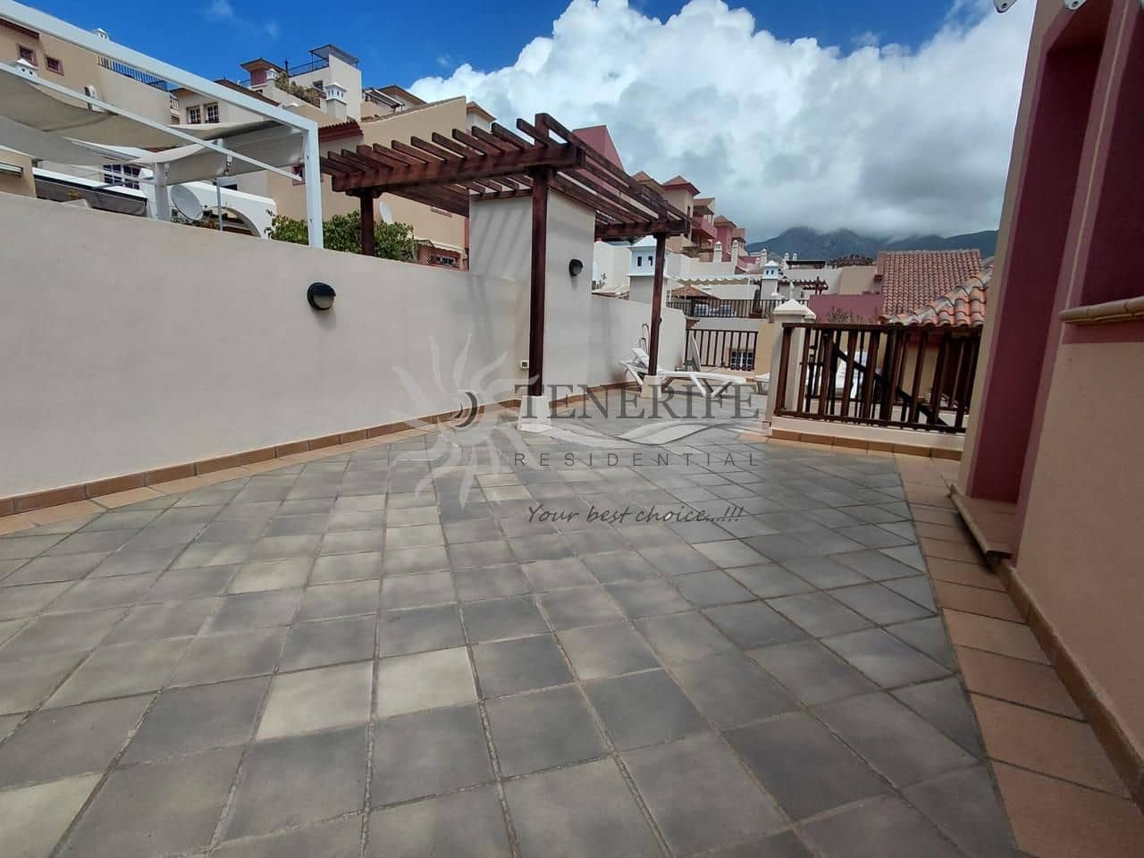 2 soverom Leilighet til salgs i Costa Adeje med garasje - € 750 000 (Ref: 9758184)