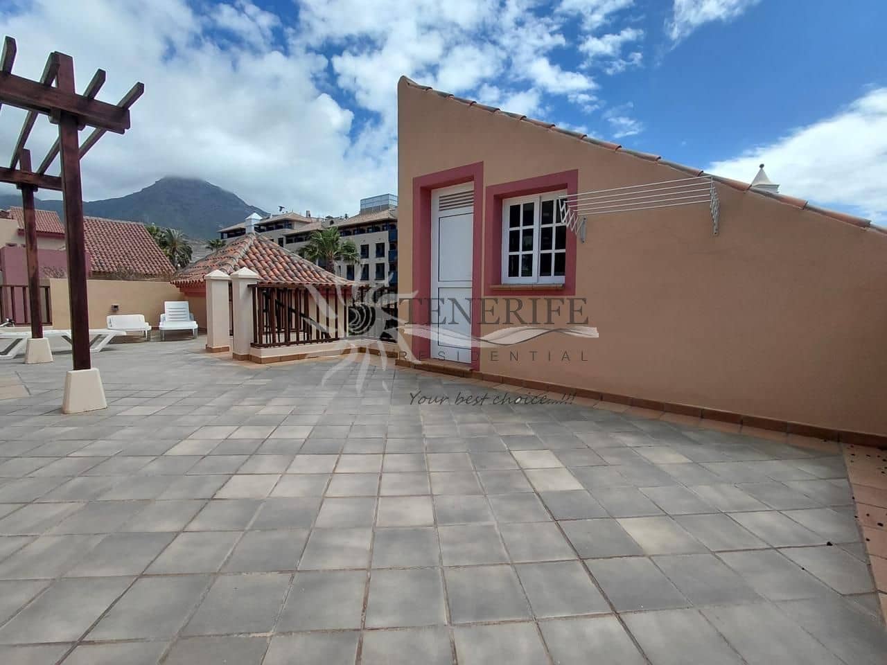 2 soverom Leilighet til salgs i Costa Adeje med garasje - € 750 000 (Ref: 9758184)