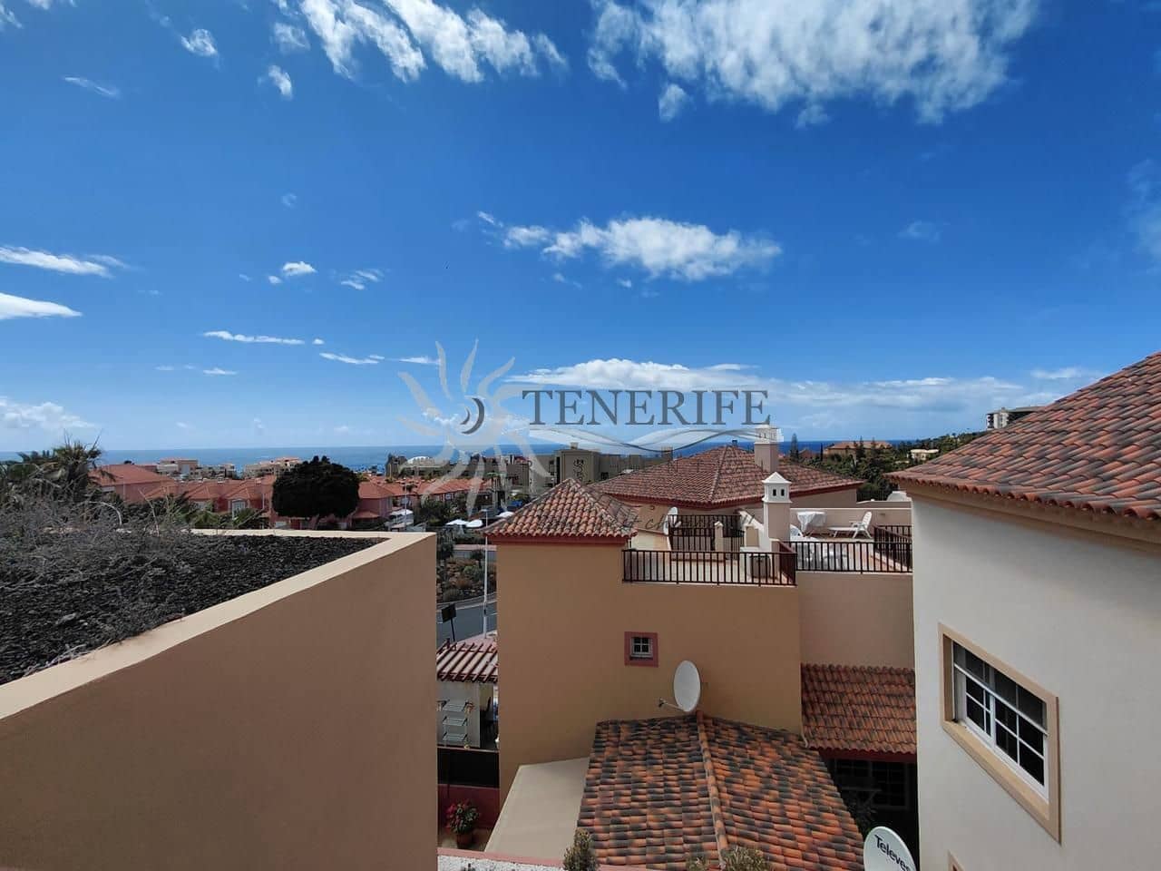 2 soverom Leilighet til salgs i Costa Adeje med garasje - € 750 000 (Ref: 9758184)