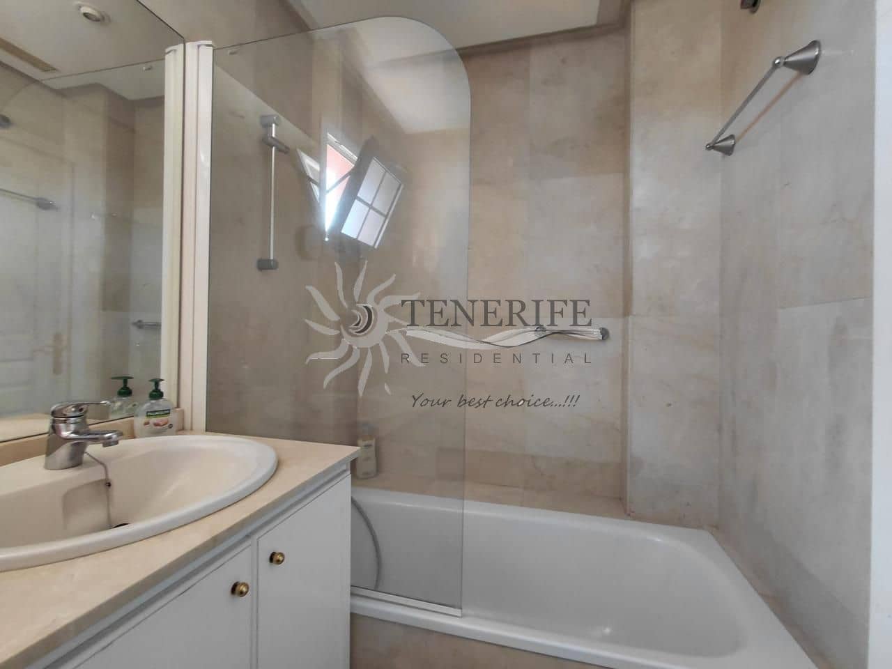 2 soverom Leilighet til salgs i Costa Adeje med garasje - € 750 000 (Ref: 9758184)