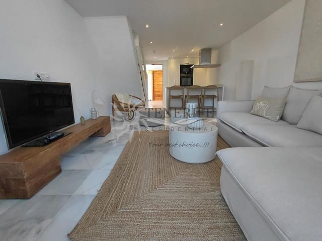Piso de 2 habitaciones en Playa de las Americas, Arona en venta - 1.360.000 € (Ref: 9758185)