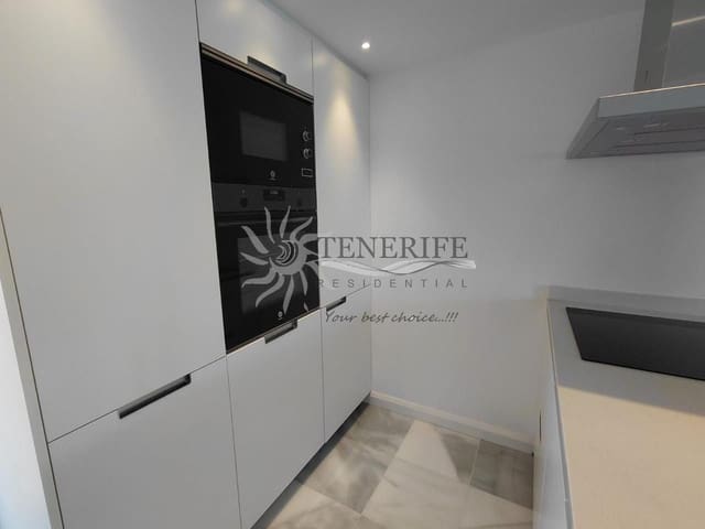 Piso de 2 habitaciones en Playa de las Americas, Arona en venta - 1.360.000 € (Ref: 9758185)