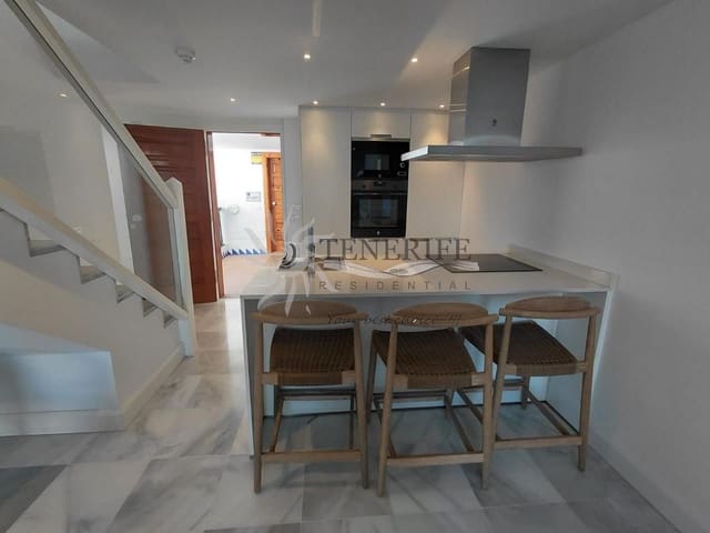 Piso de 2 habitaciones en Playa de las Americas, Arona en venta - 1.360.000 € (Ref: 9758185)
