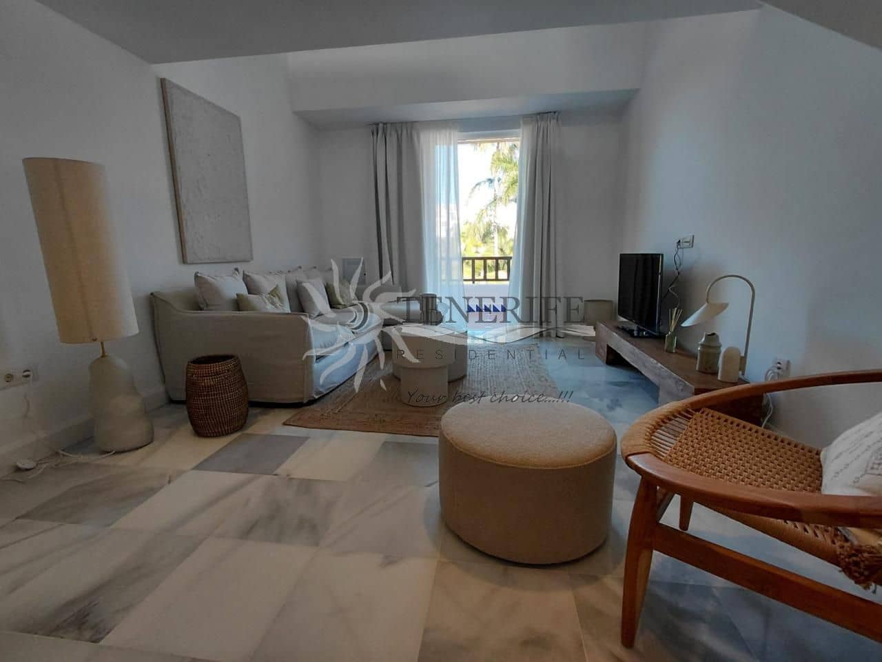 Piso de 2 habitaciones en Playa de las Americas en venta - 1.360.000 € (Ref: 9758185)