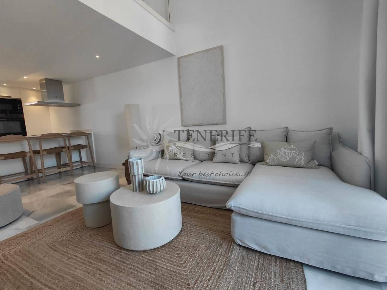 Piso de 2 habitaciones en Playa de las Americas en venta - 1.360.000 € (Ref: 9758185)